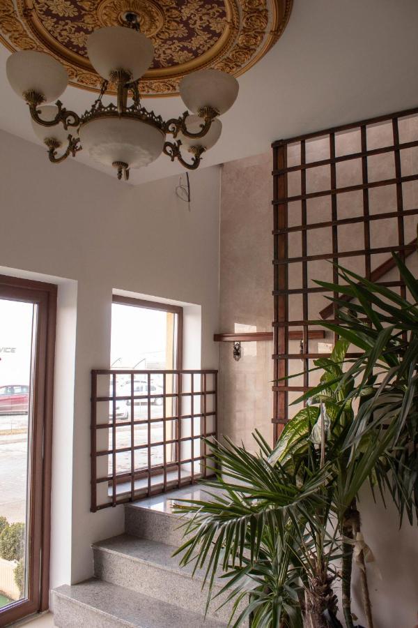 בראשוב Sultan Mehmet Pensiune & Restaurant מראה חיצוני תמונה